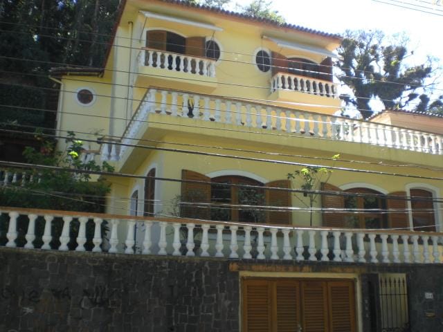 Casa à venda, no bairro Centro em Petrópolis