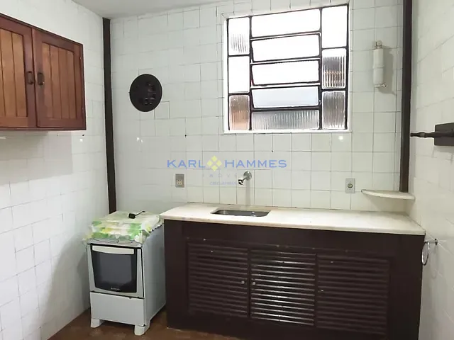 Casa 2 quartos e 2 banheiros, à venda, no bairro Castrioto em Petrópolis