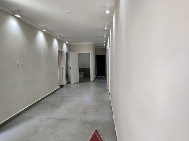 Casa com 180m², à venda, no bairro Centro em Franca