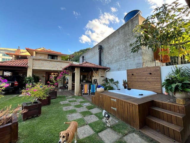 Casa com 350m² 3 quartos e 3 banheiros, à venda, no bairro Ingleses do Rio Vermelho em Florianópolis