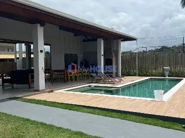 Casa com 450m² 4 quartos e 6 banheiros, à venda, no bairro Olivença em Ilhéus