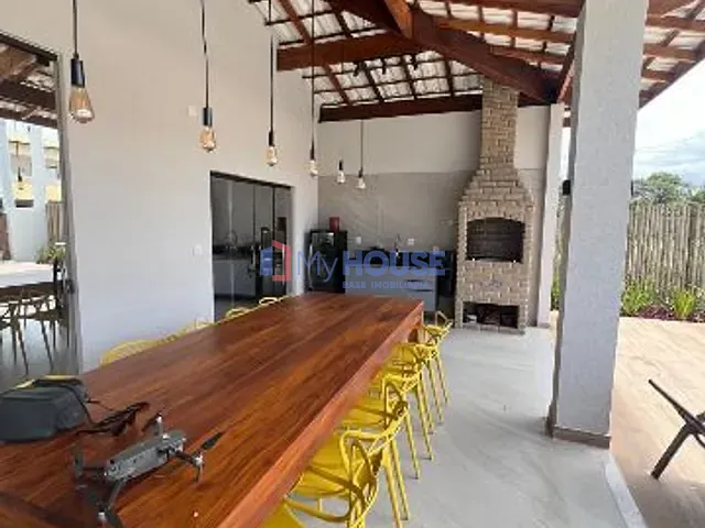 Casa com 450m² 4 quartos e 6 banheiros, à venda, no bairro Olivença em Ilhéus