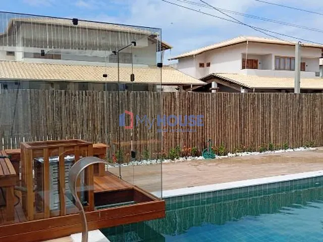 Casa com 450m² 4 quartos e 6 banheiros, à venda, no bairro Olivença em Ilhéus