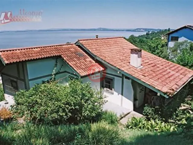Casa com 515m² 3 quartos e 3 banheiros, à venda, no bairro Tristeza em Porto Alegre