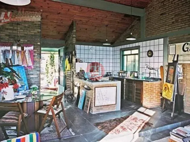 Casa com 515m² 3 quartos e 3 banheiros, à venda, no bairro Tristeza em Porto Alegre