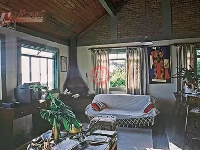 Casa com 515m² 3 quartos e 3 banheiros, à venda, no bairro Tristeza em Porto Alegre