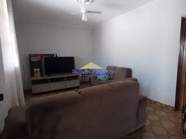 Casa com 348m², à venda, no bairro Centro em Capivari