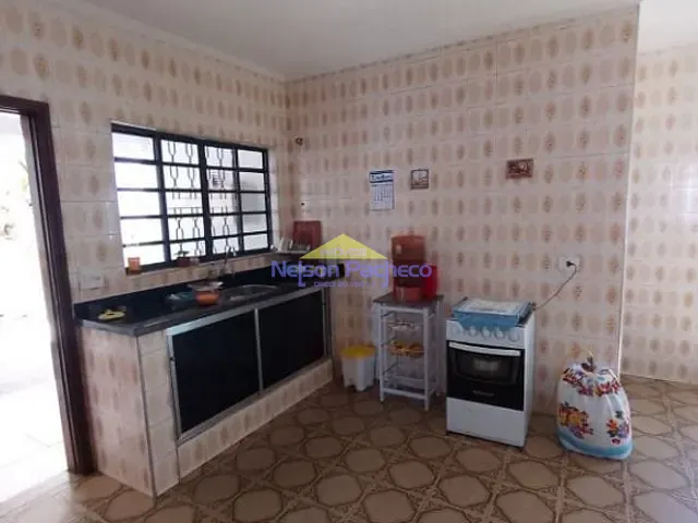 Casa com 348m², à venda, no bairro Centro em Capivari