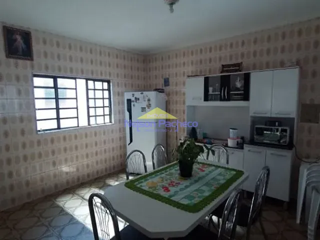 Casa com 348m², à venda, no bairro Centro em Capivari