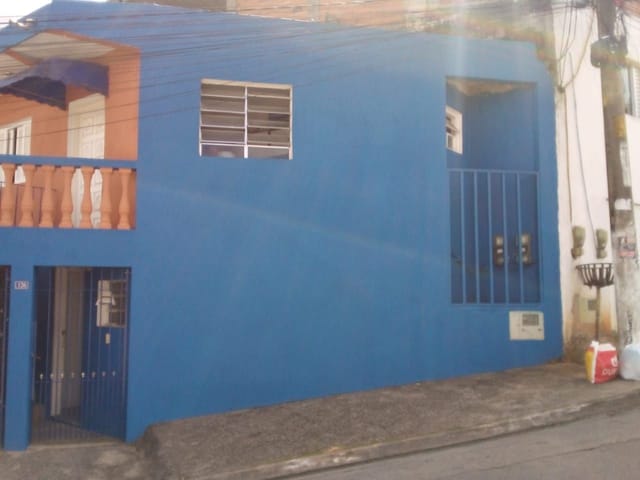 Casa com 250m² 2 quartos e 2 banheiros, à venda, no bairro Jardim Bela Vista em Embu das Artes