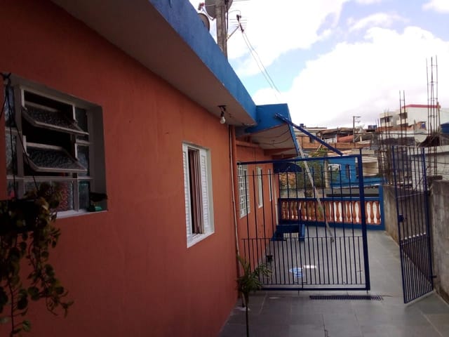 Casa com 250m² 2 quartos e 2 banheiros, à venda, no bairro Jardim Bela Vista em Embu das Artes