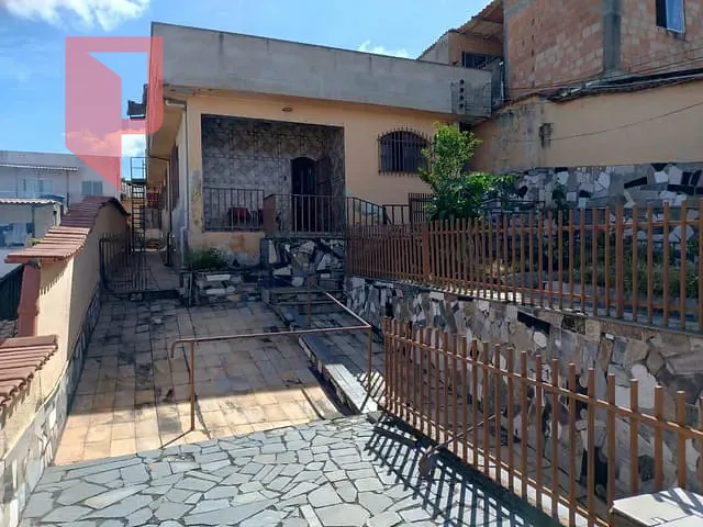 Casa com 400m² 3 quartos e 3 banheiros, à venda, no bairro Santo Andre em Belo Horizonte