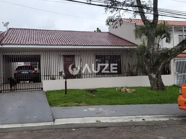 Casa com 180m² 4 quartos e 4 banheiros, à venda, no bairro Xaxim em Curitiba