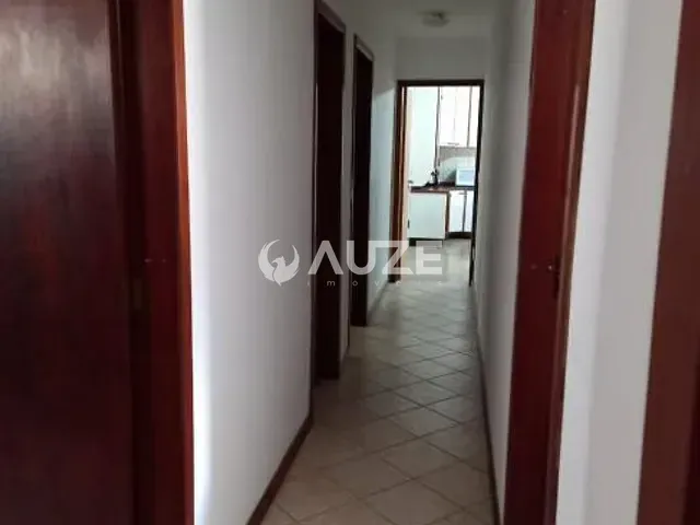Casa com 180m² 4 quartos e 4 banheiros, à venda, no bairro Xaxim em Curitiba