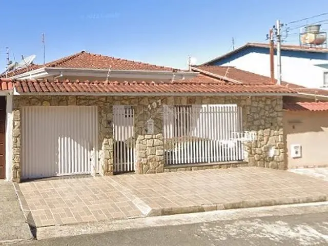 Casa com 250m² 4 quartos e 1 banheiro, à venda, no bairro Jardim das Hortênsias em Poços de Caldas