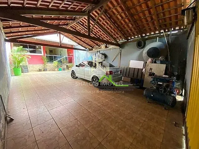 Casa com 180m² 4 quartos e 2 banheiros, à venda, no bairro Parque Xangri-La em Contagem