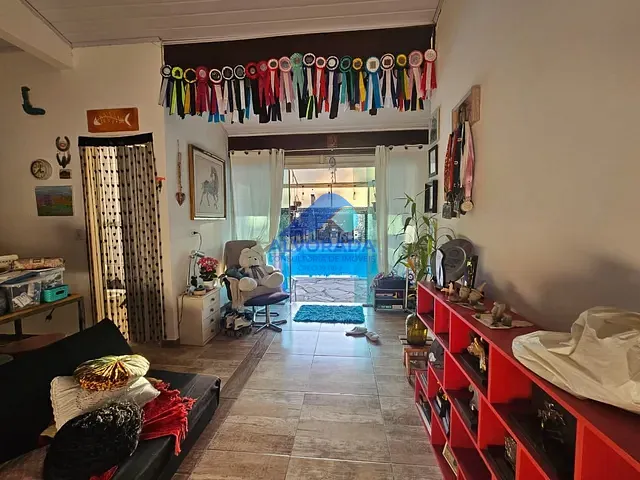 Casa com 720m² 6 quartos e 8 banheiros, à venda, no bairro Jardim das Colinas em São José dos Campos