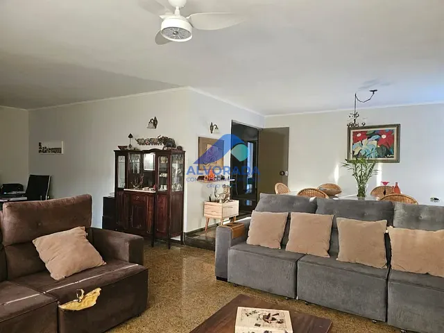 Casa com 720m² 6 quartos e 8 banheiros, à venda, no bairro Jardim das Colinas em São José dos Campos