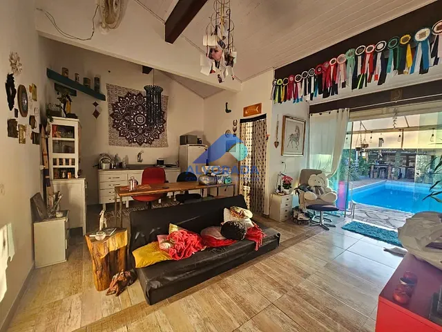 Casa com 720m² 6 quartos e 8 banheiros, à venda, no bairro Jardim das Colinas em São José dos Campos