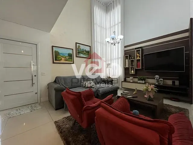 Casa com 466m² 4 quartos e 5 banheiros, à venda, no bairro Estiva em Pindamonhangaba