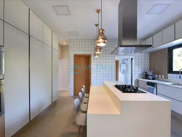 Casa com 1689m² 4 quartos e 8 banheiros, à venda, no bairro Residencial Tamboré em Barueri