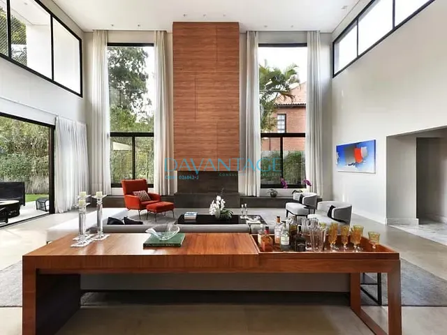 Casa com 1689m² 4 quartos e 8 banheiros, à venda, no bairro Residencial Tamboré em Barueri