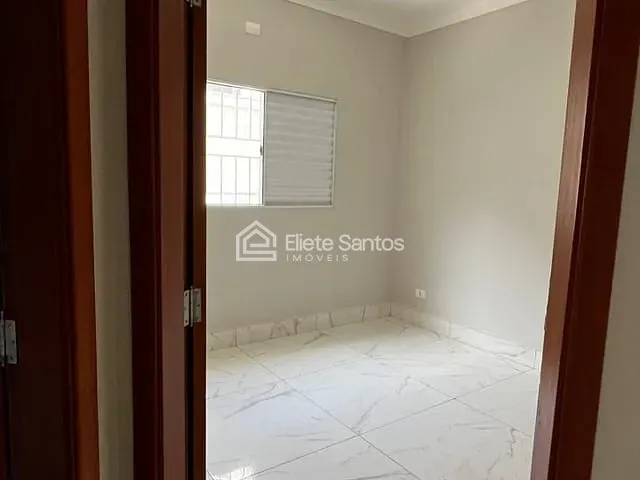 Casa com 150m² 3 quartos e 2 banheiros, à venda, no bairro Parque Universitário em Americana