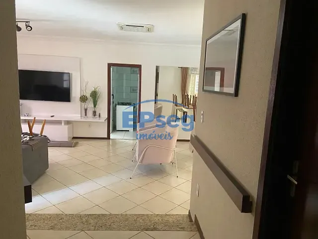 Casa com 350m² 4 quartos e 5 banheiros, à venda, no bairro Jardim São Tomás em Londrina