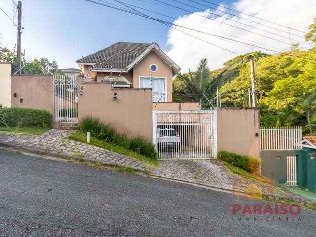 Casa com 456m² 3 quartos e 6 banheiros, à venda, no bairro Abranches em Curitiba