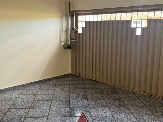 Casa com 250m² 3 quartos e 2 banheiros, para alugar, no bairro Jardim Doutor Antônio Petráglia em Franca