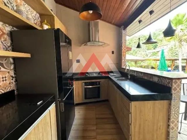 Casa com 1000m² 4 quartos e 5 banheiros, à venda, no bairro Serra Grande em Niterói