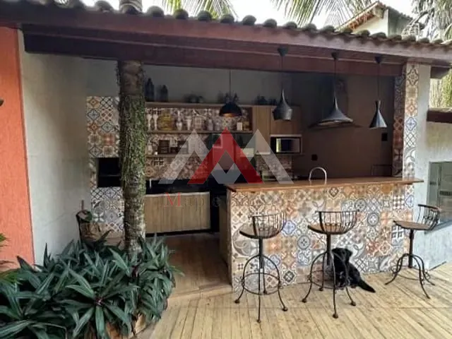 Casa com 1000m² 4 quartos e 5 banheiros, à venda, no bairro Serra Grande em Niterói