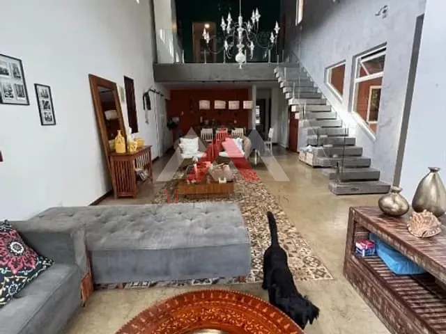 Casa com 1000m² 4 quartos e 5 banheiros, à venda, no bairro Serra Grande em Niterói