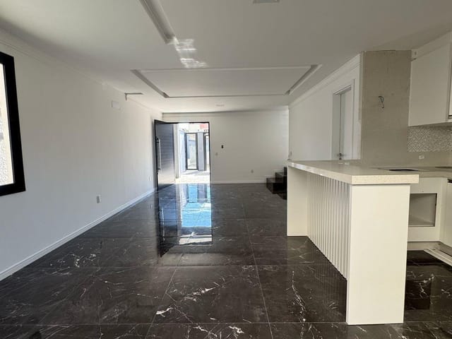 Casa com 150m² 3 quartos e 4 banheiros, à venda, no bairro Ingleses do Rio Vermelho em Florianópolis