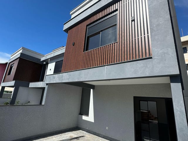 Casa com 150m² 3 quartos e 4 banheiros, à venda, no bairro Ingleses do Rio Vermelho em Florianópolis