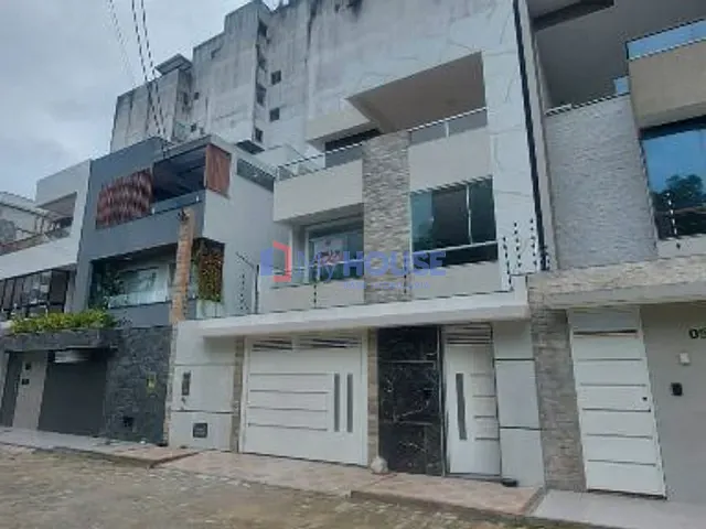 Casa com 195m² 3 quartos e 4 banheiros, à venda, no bairro Jardim Vitória em Itabuna