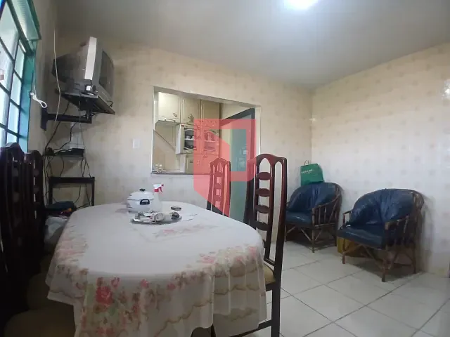 Casa com 324m² 4 quartos e 3 banheiros, à venda, no bairro Caiçaras em Belo Horizonte