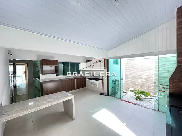 Casa com 180m² 3 quartos e 2 banheiros, à venda, no bairro Residencial Center Ville em Goiânia