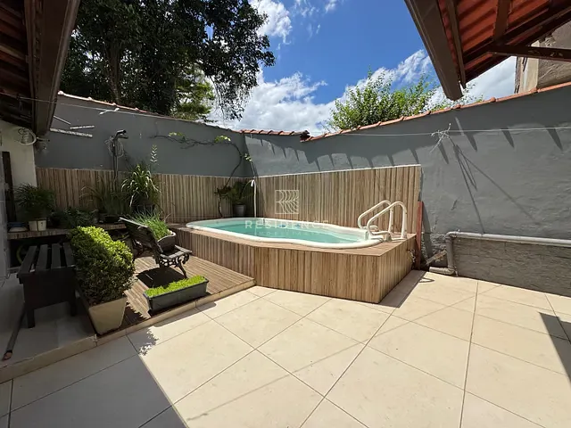 Casa 4 quartos e 3 banheiros, à venda, no bairro Colônia Santo Antônio em Barra Mansa