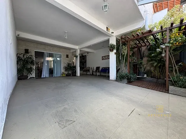 Casa 4 quartos e 3 banheiros, à venda, no bairro Colônia Santo Antônio em Barra Mansa
