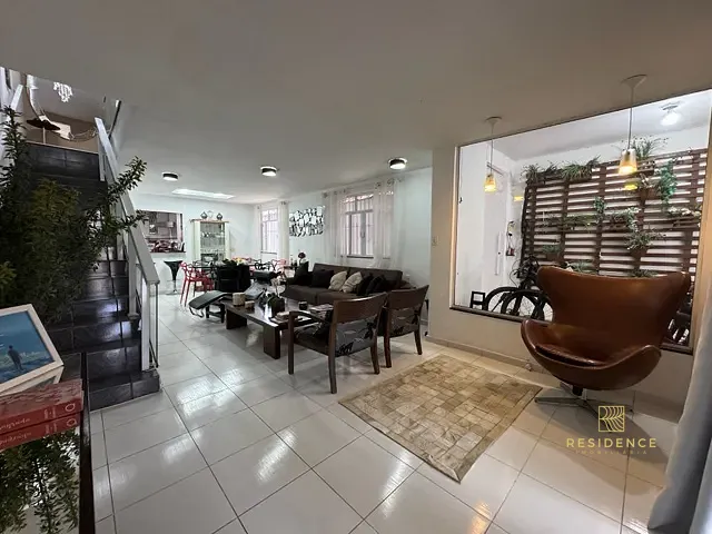 Casa 4 quartos e 3 banheiros, à venda, no bairro Colônia Santo Antônio em Barra Mansa