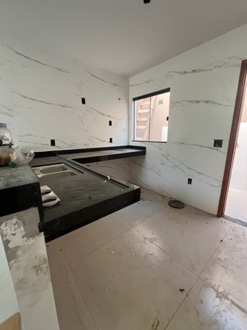 Casa com 80m² 2 quartos e 2 banheiros, à venda, no bairro Chácara Mariléa em Rio das Ostras