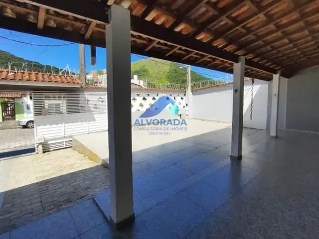 Casa com 360m², à venda, no bairro Martim de Sá em Caraguatatuba