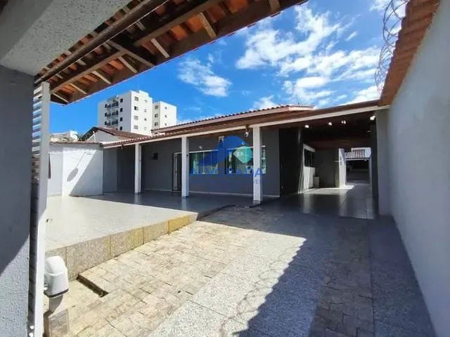 Casa com 360m², à venda, no bairro Martim de Sá em Caraguatatuba