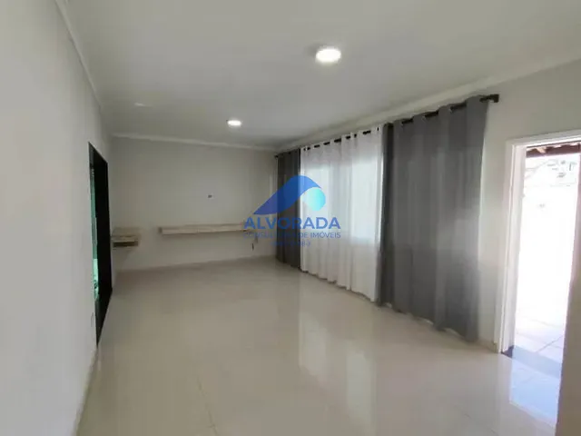 Casa com 360m², à venda, no bairro Martim de Sá em Caraguatatuba