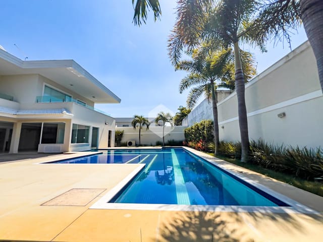 Casa com 862m² 5 quartos e 8 banheiros, à venda, no bairro Barra da Tijuca em Rio de Janeiro