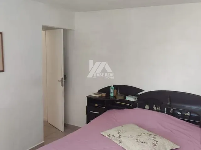 Casa com 523m² 3 quartos e 2 banheiros, à venda, no bairro Uvaranas em Ponta Grossa