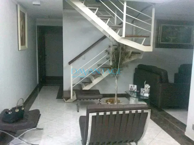 Casa com 1650m² 3 quartos e 2 banheiros, à venda, no bairro Parque Continental em São Paulo