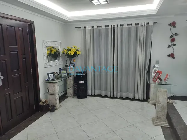 Casa com 1650m² 3 quartos e 2 banheiros, à venda, no bairro Parque Continental em São Paulo