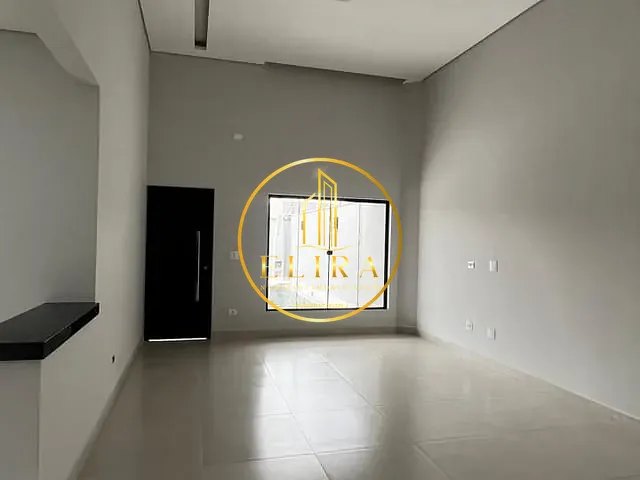 Casa com 250m² 3 quartos e 2 banheiros, à venda, no bairro Jardim dos Manacás em Santa Bárbara D'Oeste